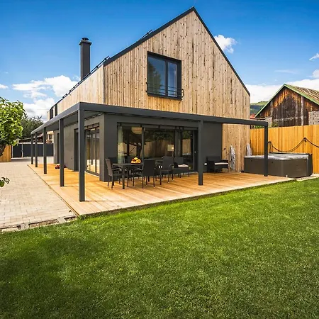 Villa Polomka S Jacuzzi - Nizke Tatry - 5 Spalni *