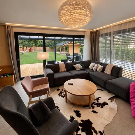 Villa Chata Polomka S Jacuzzi - Nizke Tatry - 5 Bedrooms - 5 Ski Resorts Within 30 Min *